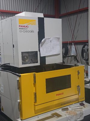 ワイヤーカット放電加工機(FANUC)